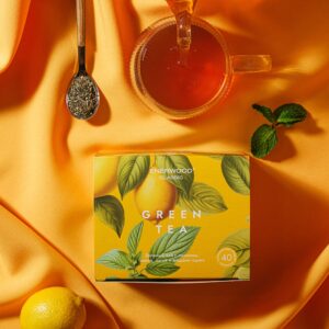 ჩინური მწვანე ჩაი პიტნით და ლიმონით